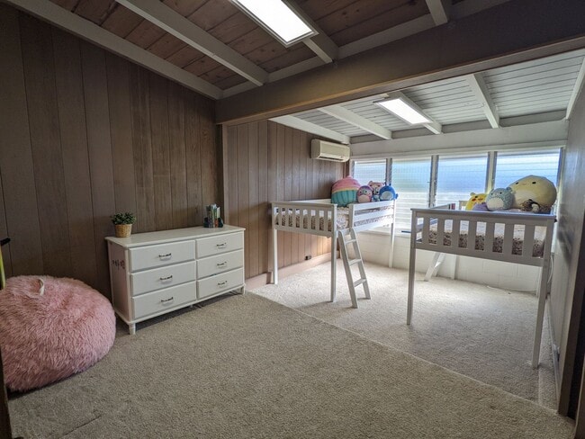 Building Photo - Country living in the City - Huge bonus room, entertainment deck, covered lanai and lots of storage.