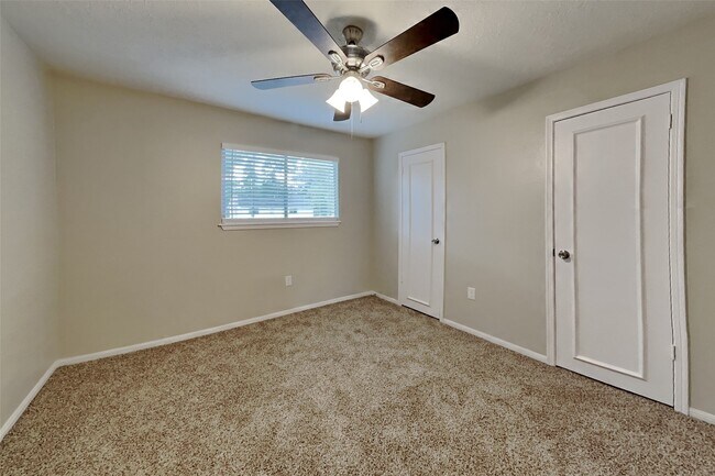 Building Photo - 5307 Summerfield Ln