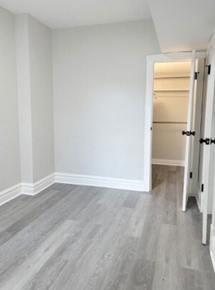 Building Photo - 2939 N Fairfield Ave