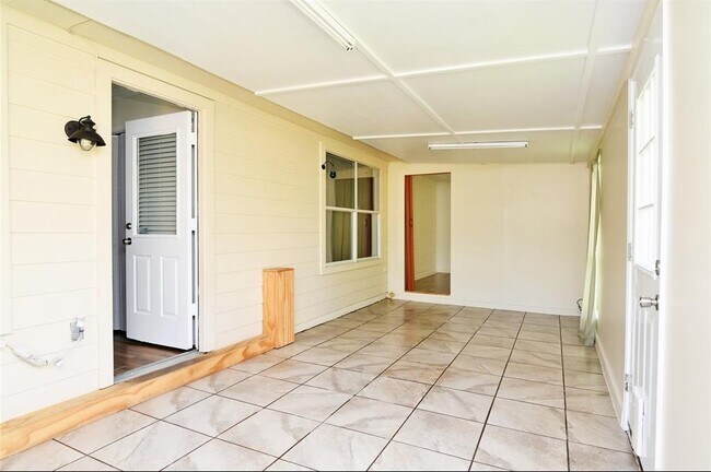 Building Photo - 19518 Ingham Dr