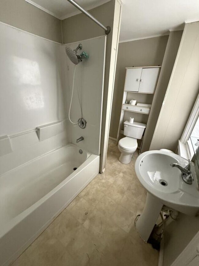 Building Photo - 457 N Pitt St