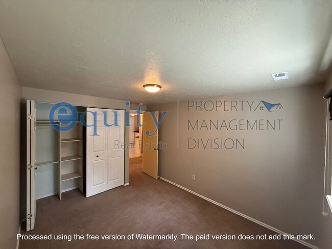 Building Photo - 2027 Kramer Dr