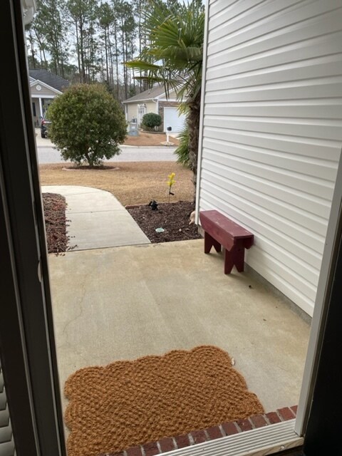 front entrance - 824 Wintercreeper Dr