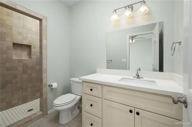 Building Photo - 14 E Mahl St