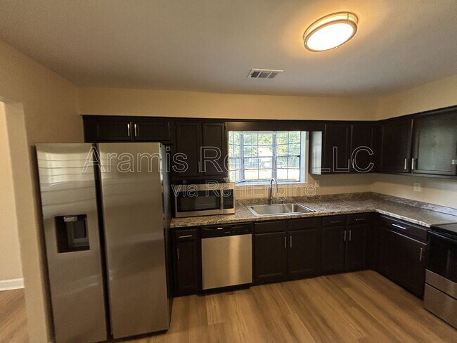 Building Photo - 3086 Drexel Ln