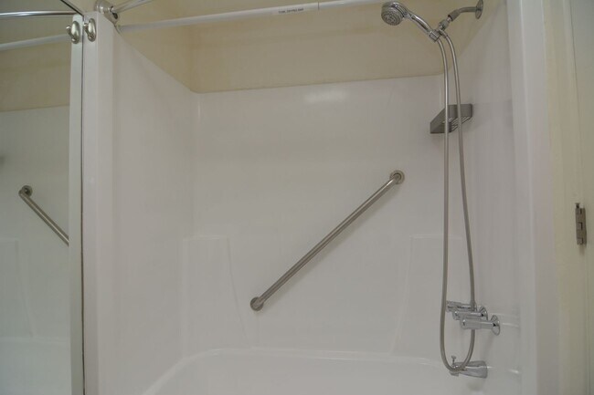 Building Photo - Well Maintained 2 Bedroom 1 Bath Townhouse! East Tucson Location!