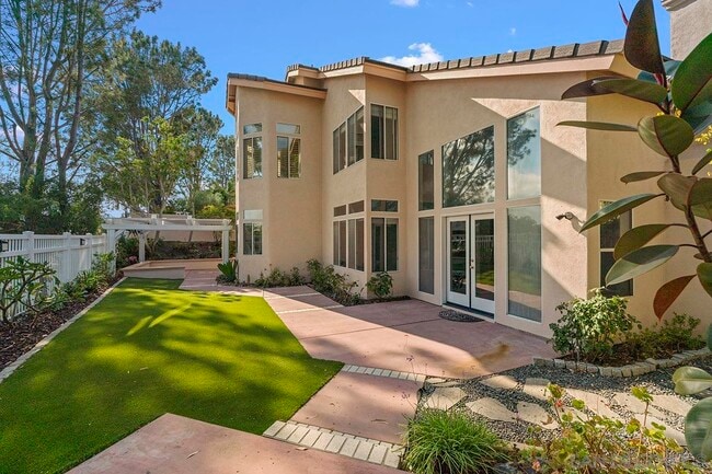 Building Photo - 4485 Sunset Bluffs Way