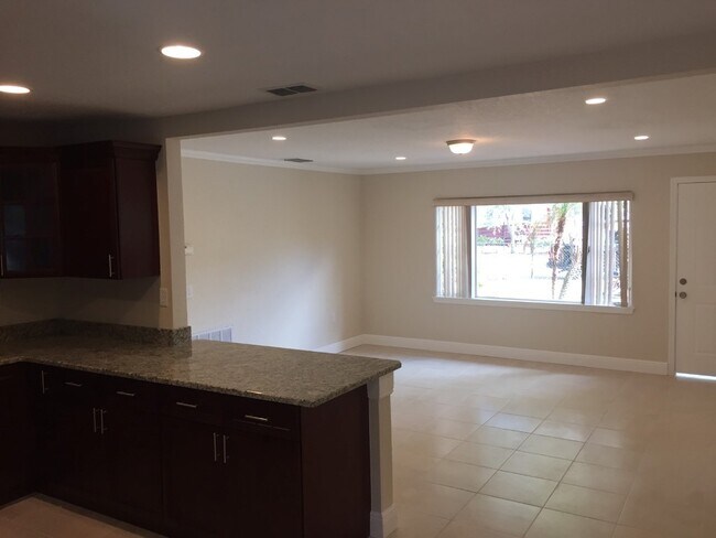 Building Photo - 3 Bedroom, 2 1/2 Bath Single Family Home With Pool