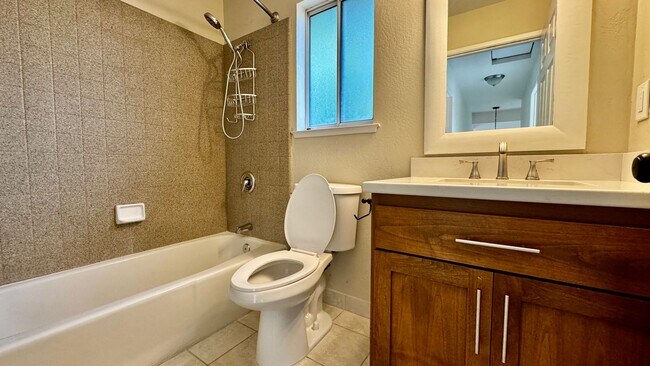 Building Photo - 4501 O’Neill Lane - Coastal comfort, sunny serenity, and the best of Soquel at your doorstep