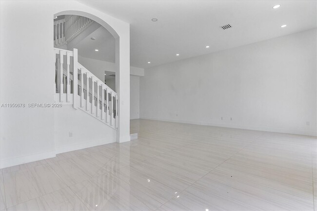 Building Photo - 21301 NE 38th Ave