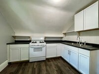 Building Photo - 24 16th Ave N