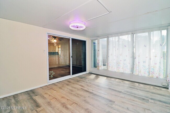 Building Photo - 43 Whitmore Dr