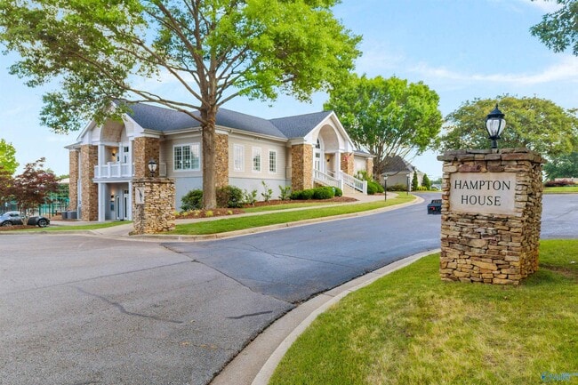 Building Photo - 3013 Mallard Point Dr SE