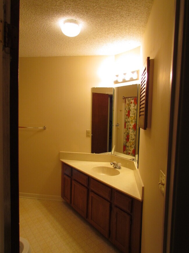Building Photo - Convenient Location in Bluewater Bay!