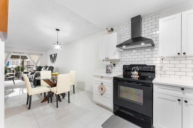 Building Photo - 7500 NW 30th Pl