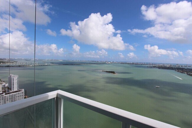 Building Photo - 1900 N Bayshore Dr