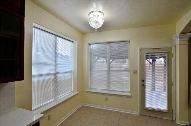 Building Photo - 7430 Boxwood Ridge Ln