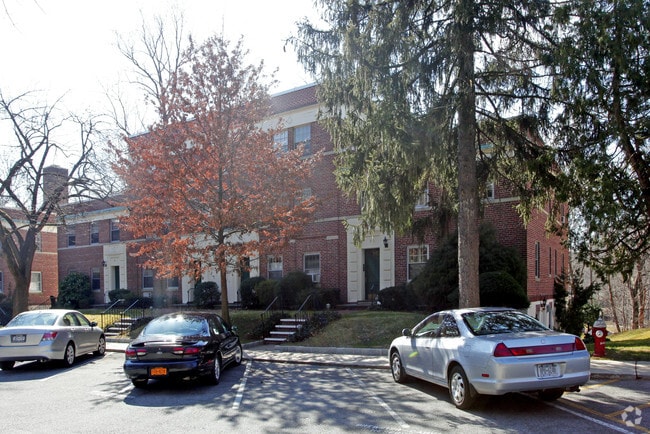 Building Photo - Brewster-Carver Apartments