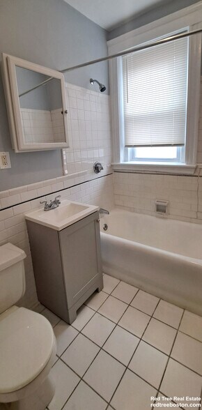 Building Photo - 4 Hancock St