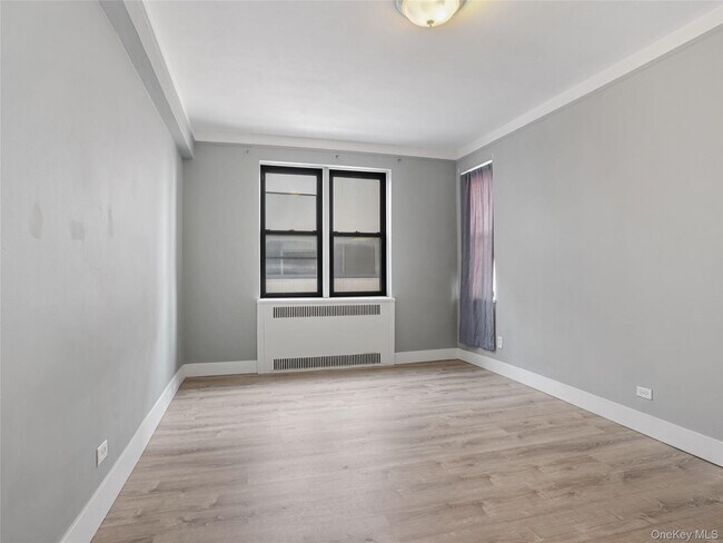 Building Photo - 2 Greenridge Ave
