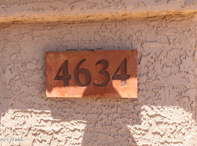 Building Photo - 4634 E Grovers Ave