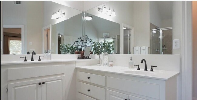 Building Photo - 2911 Willowstone Dr