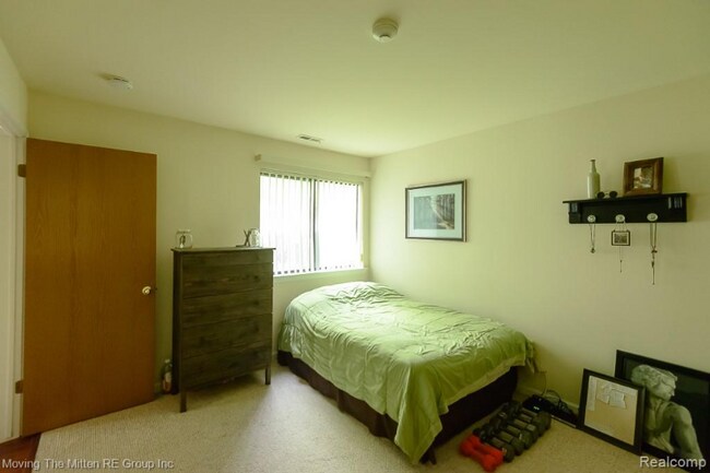 Building Photo - 42551 Lilley Pointe Dr