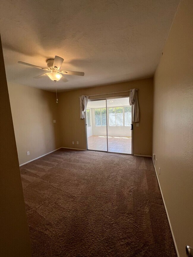 Building Photo - 2 Bed, 1 Bath single story duplex