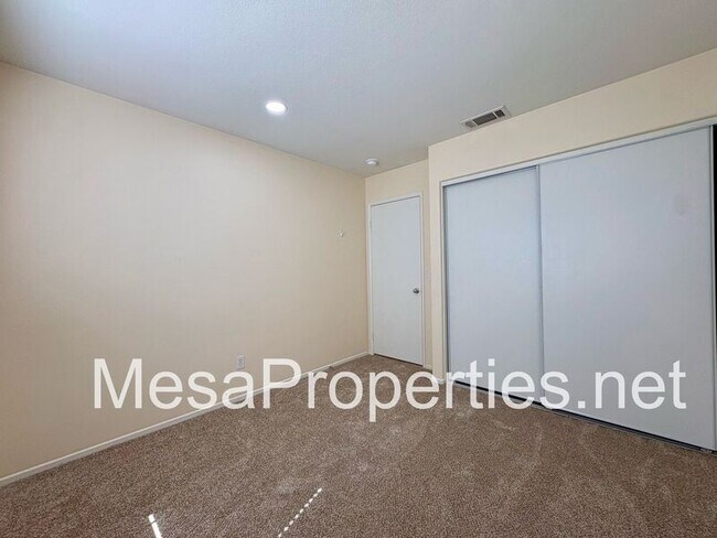 Building Photo - 14945 Cobalt Rd