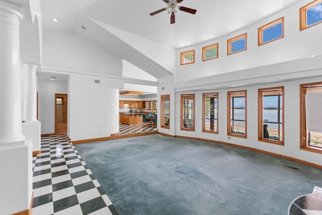 Building Photo - 3957 Valley Oak Dr