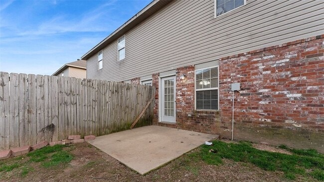 Building Photo - 3000 SW Windrift Ave