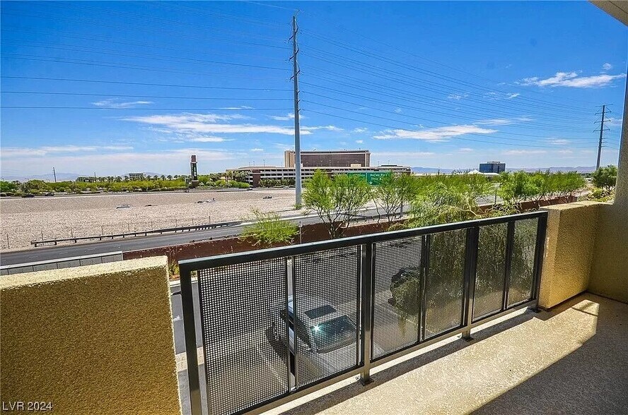 Building Photo - 11236 Rainbow Peak Ave