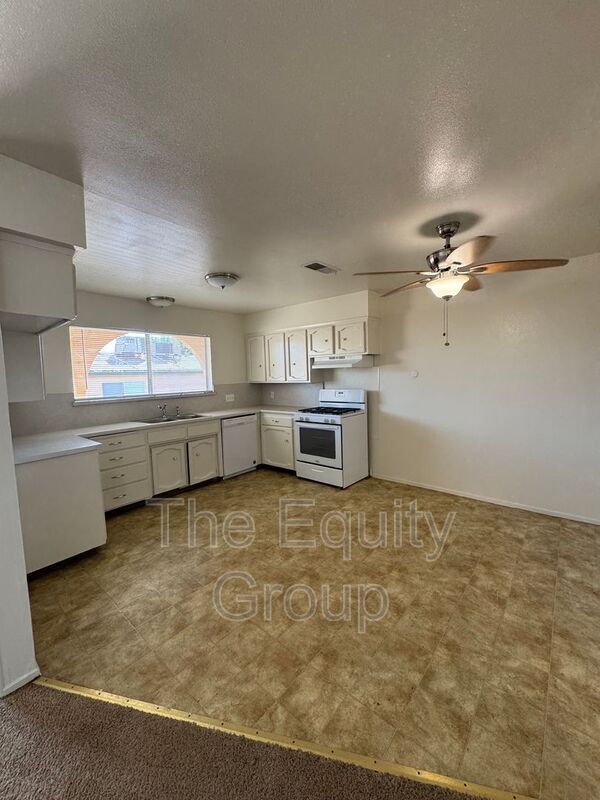 Building Photo - 1320 W Vassar Ave