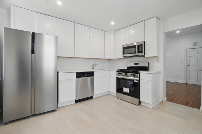 Building Photo - 419 S 7th Ave