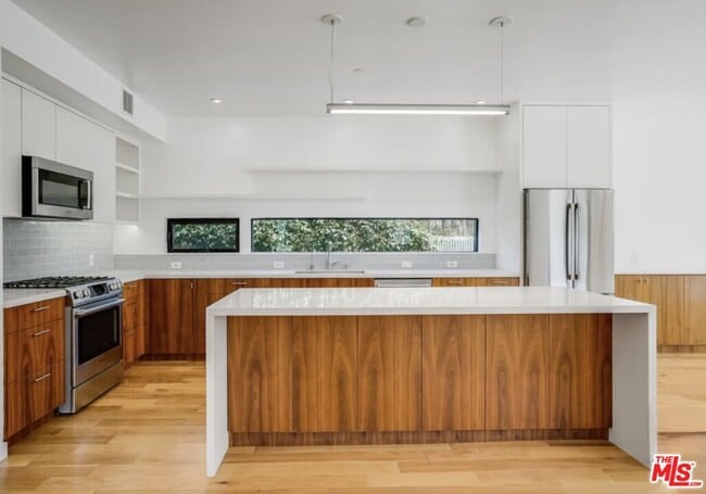 Building Photo - 3641 Greenwood Ave