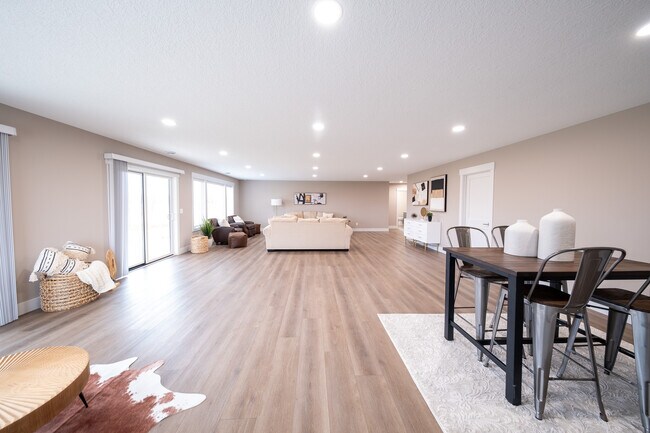 Building Photo - 26391 Preserve Dr