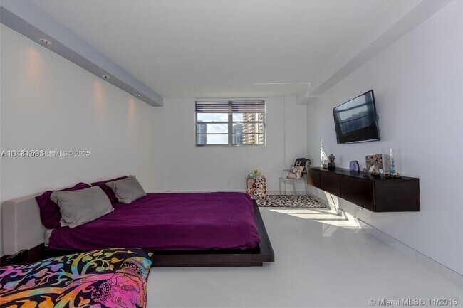 Building Photo - 19390 Collins Ave