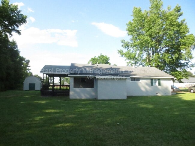 Building Photo - 629 S Peedin Ave