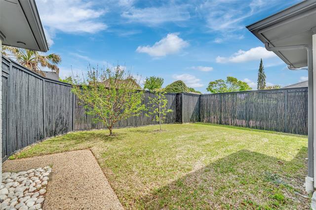 Building Photo - 9511 Robin Meadow Dr