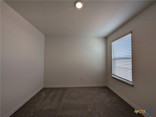 Building Photo - 862 Bluegrass Pt