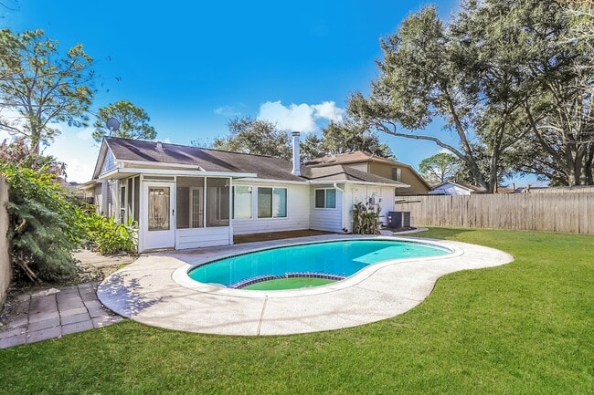 Building Photo - 3007 Becket St