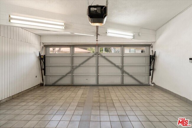 Building Photo - 6530 Lakeridge Rd