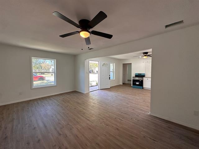 Building Photo - 2318 1st St