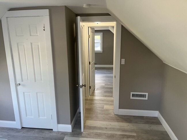 Building Photo - Fully Remodeled Cape Style Home in Manchester, CT