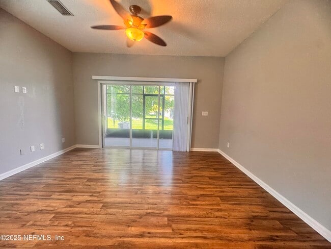 Building Photo - 13040 Sunset Lake Dr