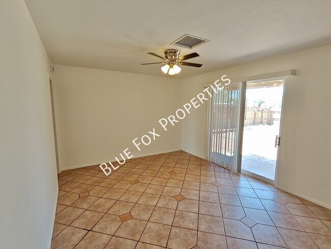 Building Photo - 3857 E Edison Pl