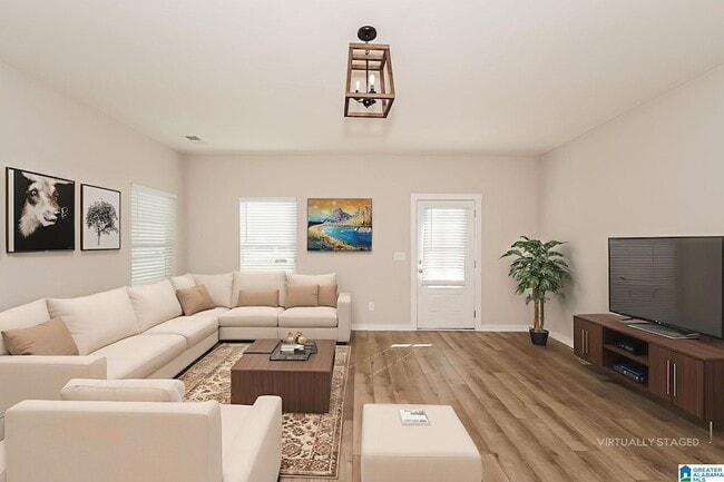 Building Photo - 142 Kings Wy