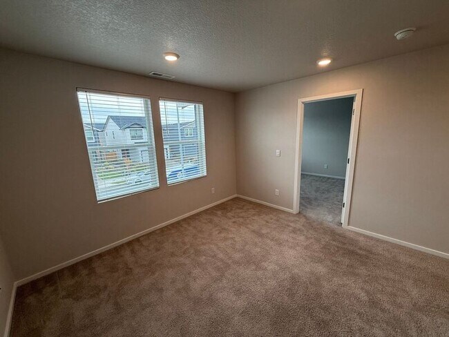 Building Photo - 4833 Thyme Ave NE