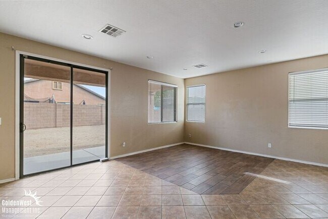 Building Photo - Beautiful 3Bdm 3Ba Home with Loft in Prime Surprise!