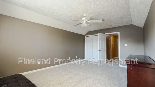 Building Photo - 215 Americana Dr